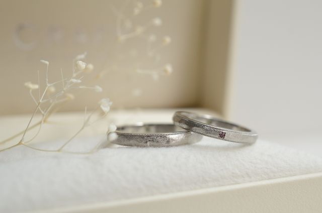 指輪のみの写真
