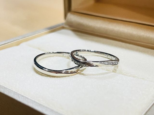 プラチナとアイスピンクに変更し、ピンクダイヤもつけています！