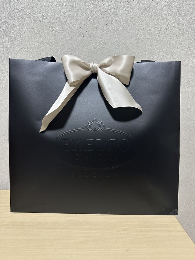 リボンの結び方が微妙な袋