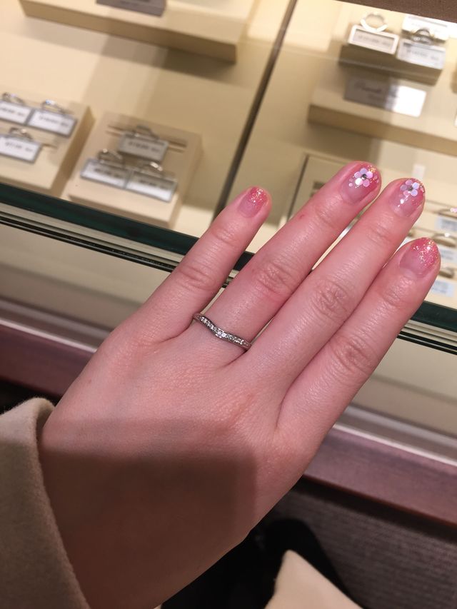 Vラインのハーフエタニティです。