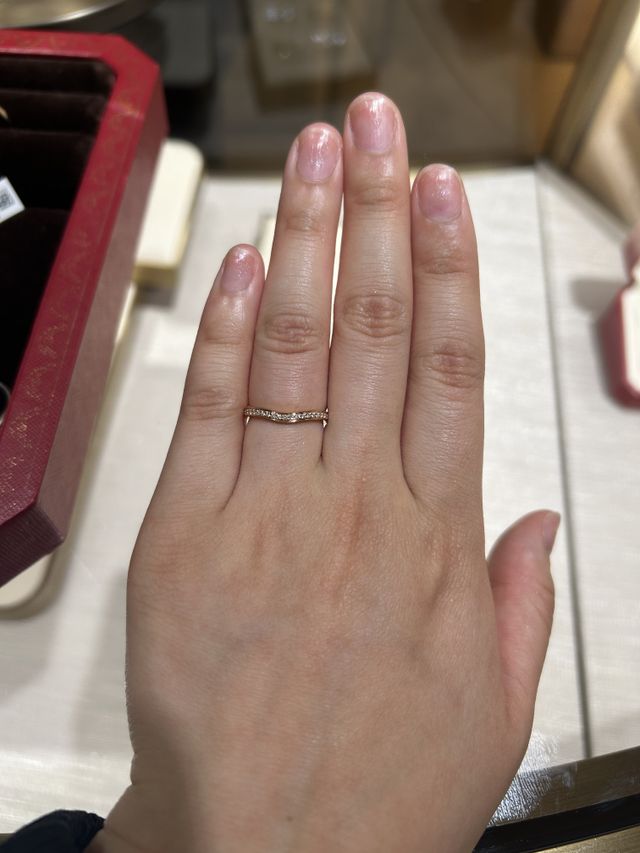 バレリーナウェディングリングのPGです。