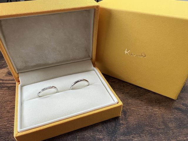 重ねるとハートの模様が映し出されます