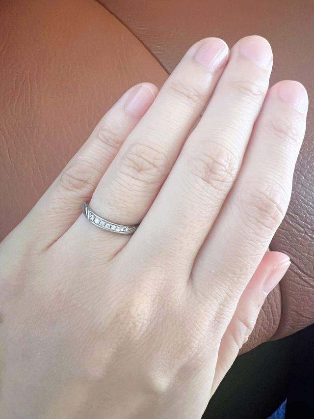 指輪着用の写真