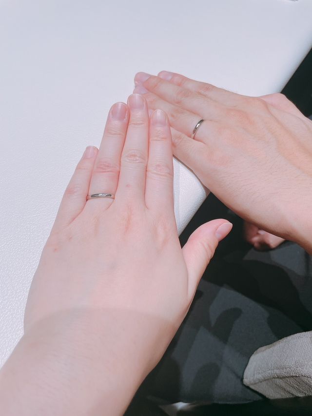 右の指輪