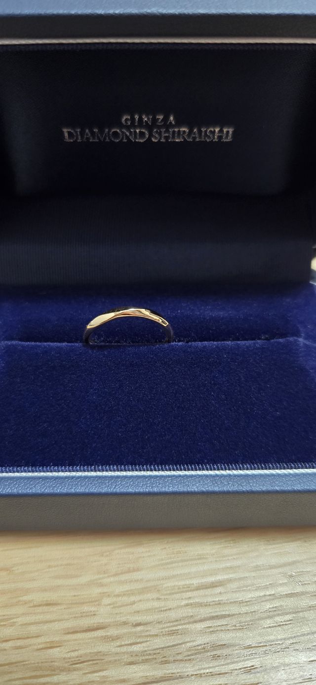 ウェーブ型のリング