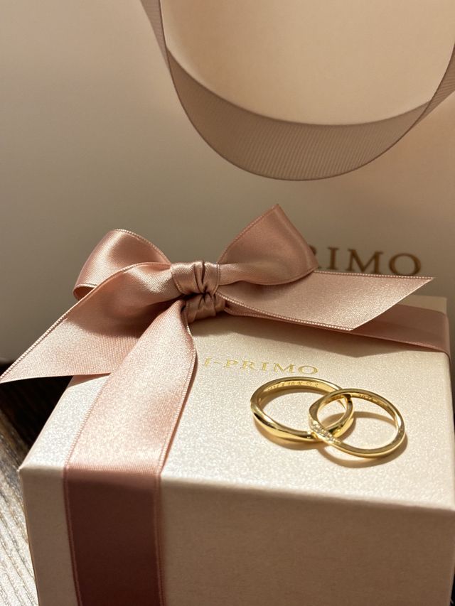 ラッピングしてもらった箱と一緒に撮影