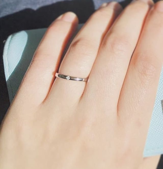 結婚指輪で。繊細なデザインと、シンプルで飽きのこないもの