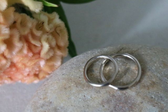 派手すぎず普段使いが出来るが、人と被らないデザインです！