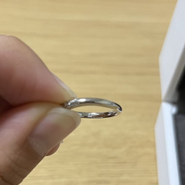 指輪の裏に誕生石を入れました。(6月 ムーンストーン)