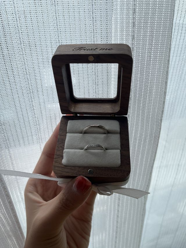 手作りBOXに入れています。Trust meの刻印入りです。