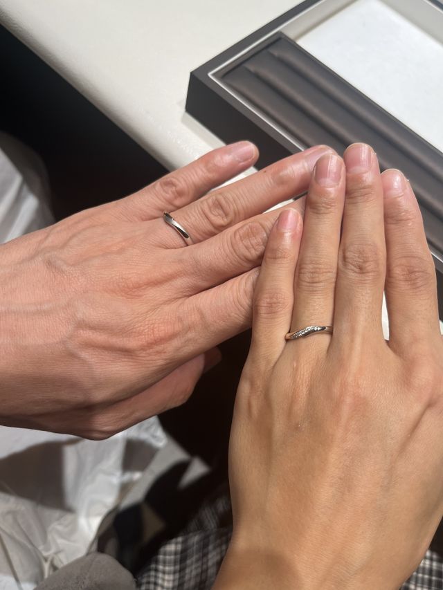 ウェーブのデザインに一目惚れして購入しました。