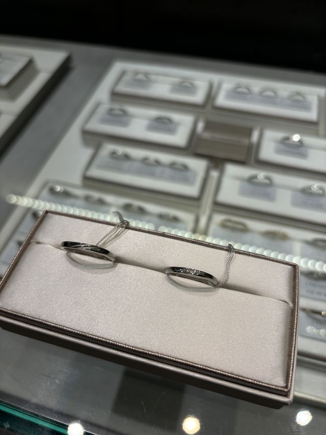 購入した指輪のペアの写真です