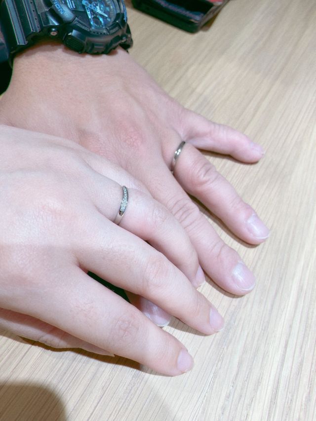 受け取ってすぐ店内で。