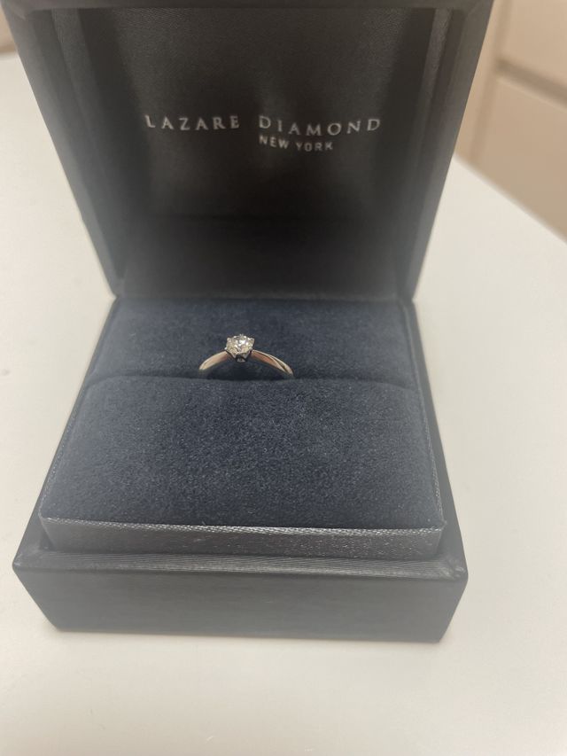 婚約指輪の写真