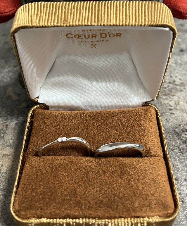 受け取ってすぐ着けました。結婚したと実感しますね。