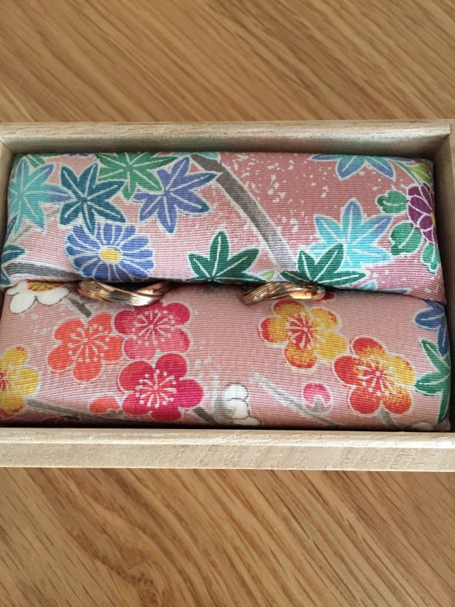 指輪にピッタリの素敵な箱に入れていただけます！