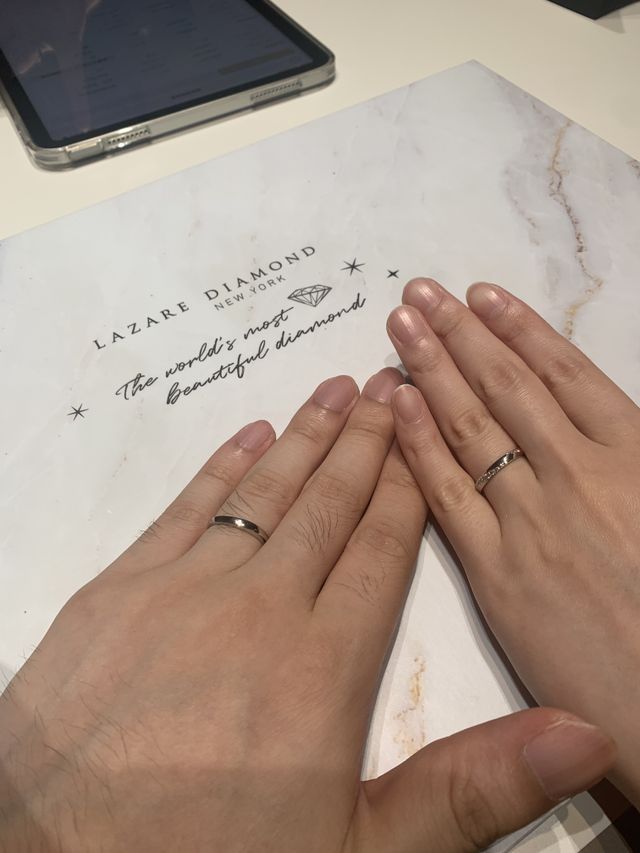 結婚指輪を受け取った日の写真です