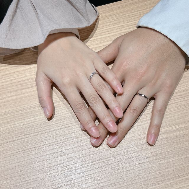 指輪を受け取った当日に記念で写真撮影いたしました。