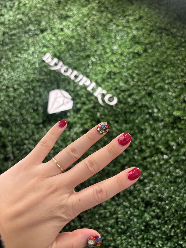 シンプルですがさりげなく個性的なデザインが気に入りました！