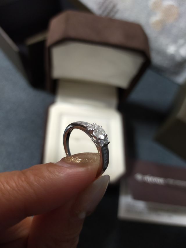 ざ！指輪って感じで、とてもかわいいデザインです。