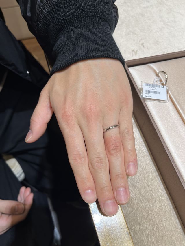 同じ指輪の彼の試着