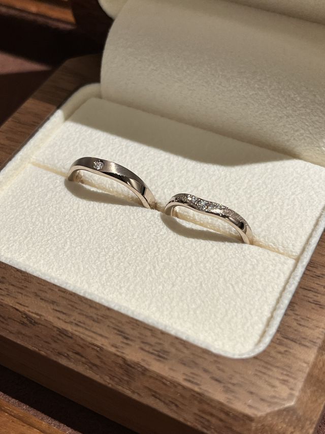 コーラルゴールドでキラキラな指輪