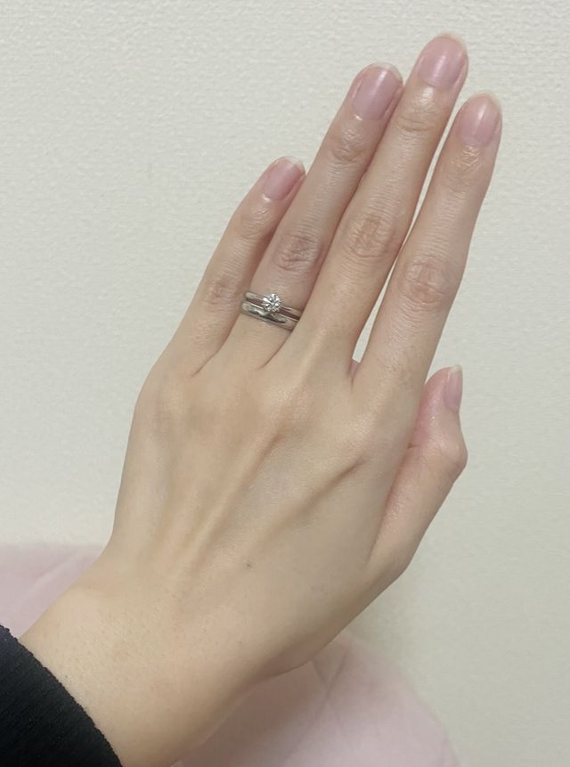 婚約指輪(他ブランド)と結婚指輪。