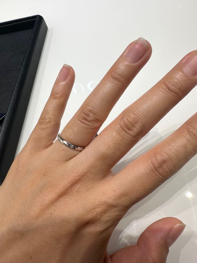 シンプルなデザインの指輪