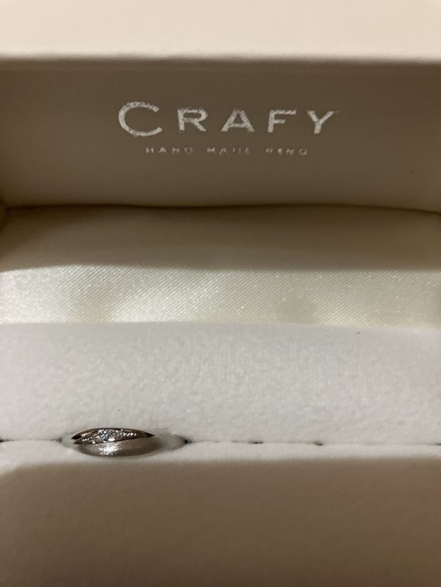 結婚指輪のペアリングです。形から刻印まで選びました。