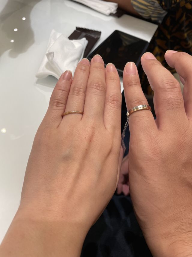 店舗にて試着時の写真です