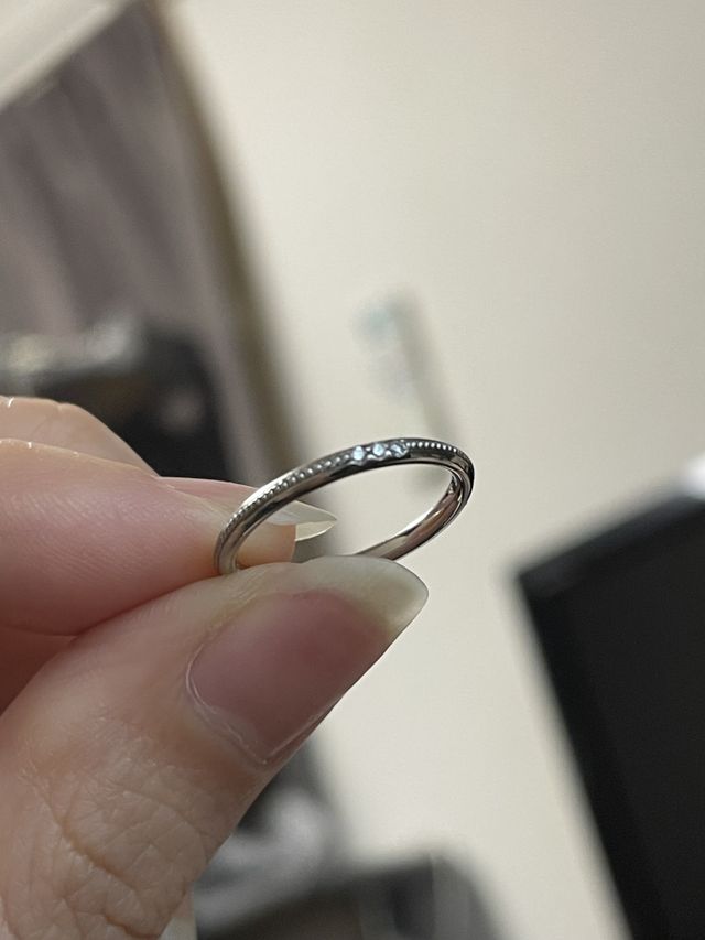 小ぶりな石がかわいいです