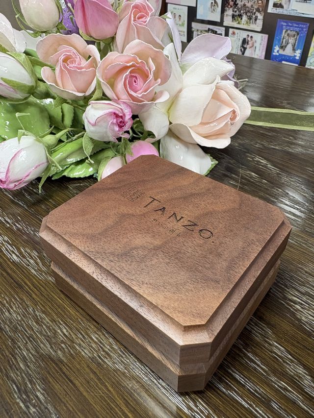 個人的にはウォルナットの箱がとても気に入ってます。