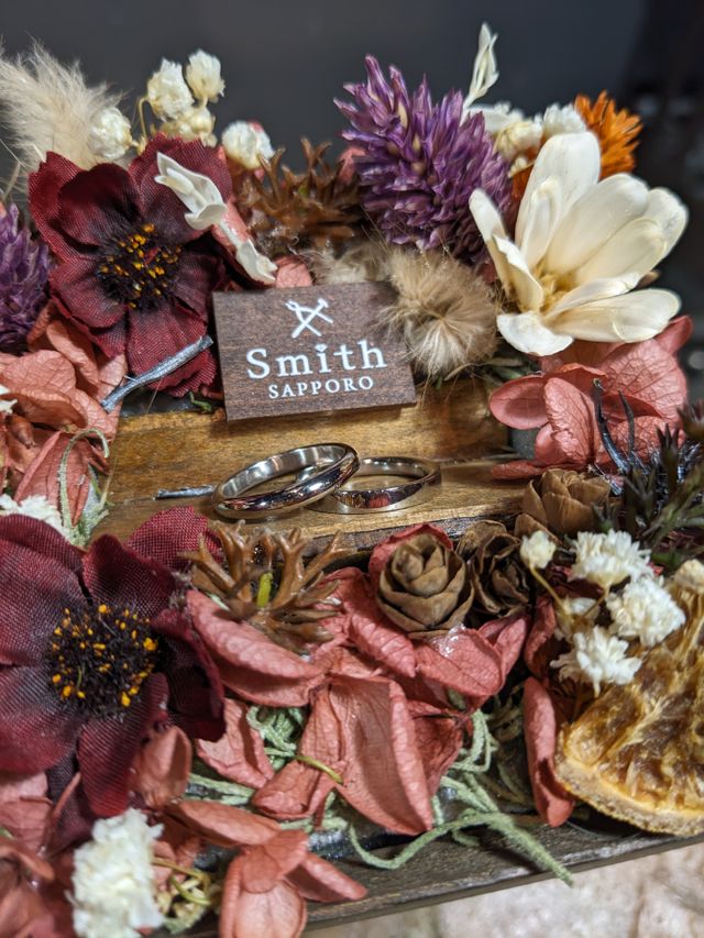 綺麗に写真映えするように季節ごとにお花を変えています。