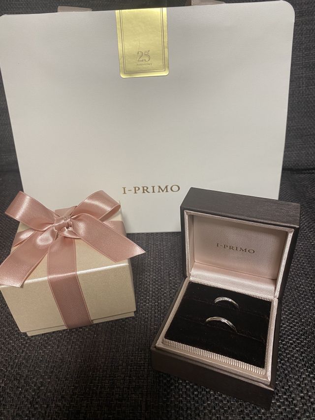 お互いひとめぼれで同じデザインが気に入り、即決しました。