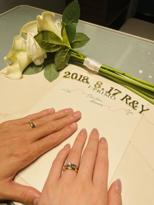 結婚指輪との重ね付け。