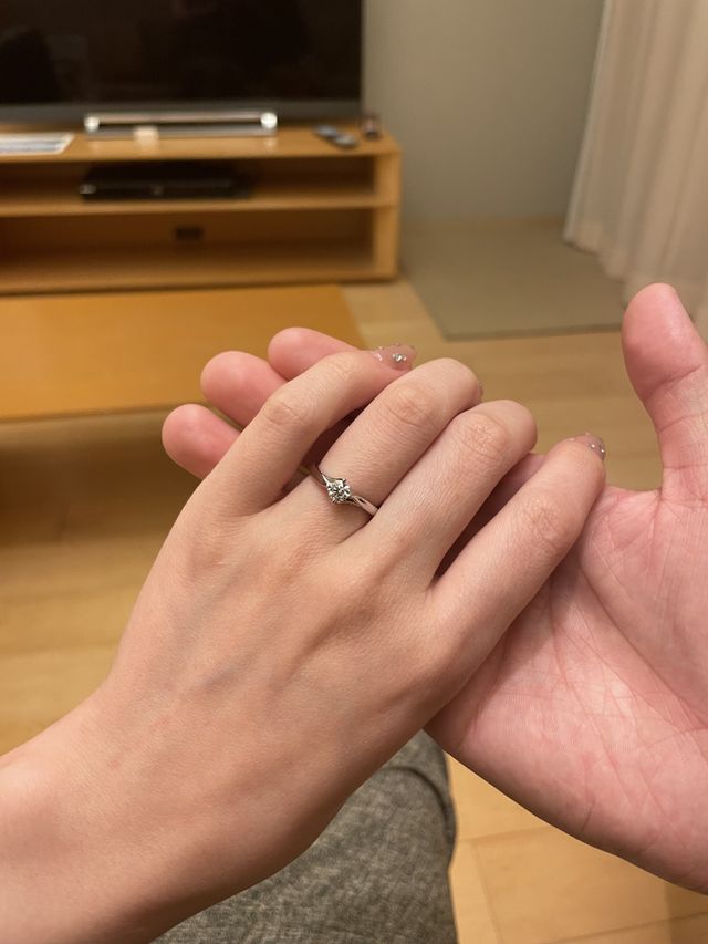 シンプルだけどダイヤがよく目立つデザインでお気に入り❤︎