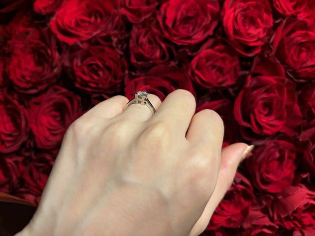 HWリングはダイヤモンドの台座側面がHとWになっています。