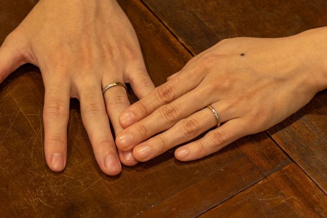 真ん中の配色を変えて、日付の刻印を旦那の手書きデザインに。