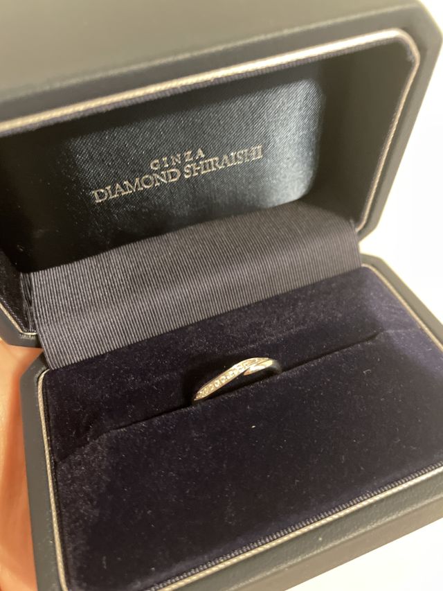 ダイヤの輝きがとても綺麗です