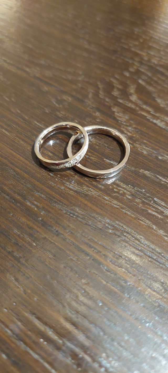 １つ1つ2人で考えて作った指輪です。