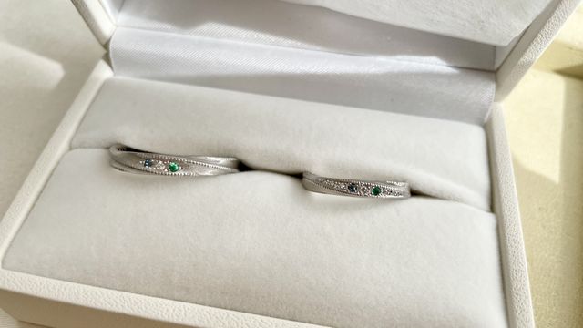 完成後の指輪
夫:26号(左) 妻:13号(右)