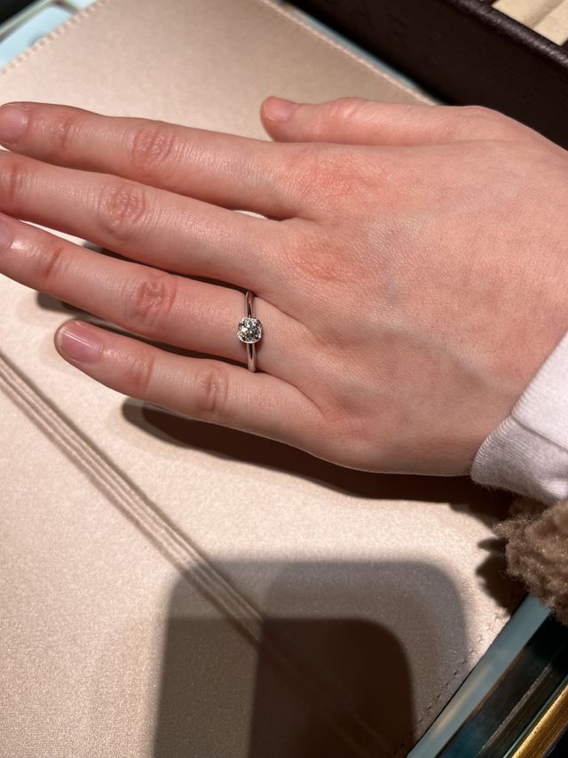 ダイヤが華やかなリング