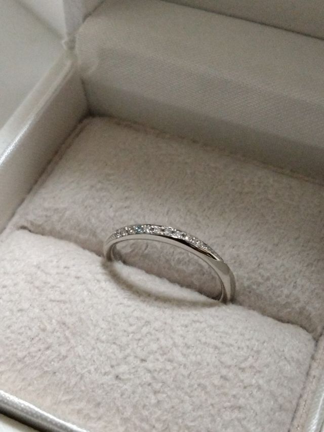 左から4つめのダイヤモンドをアイスブルーダイヤに変更。