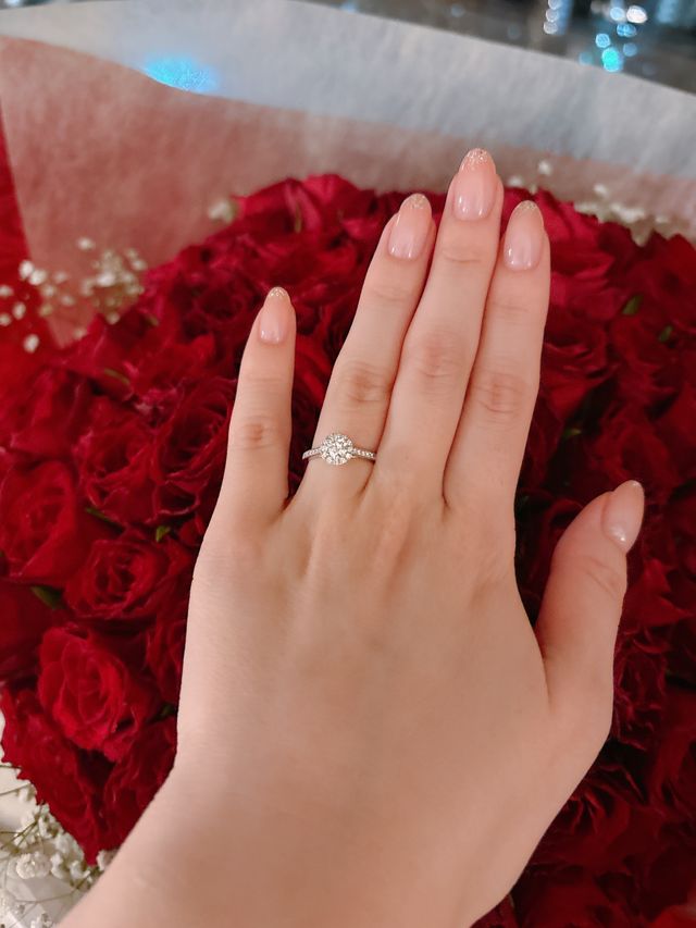 プロポーズ時にいただいた薔薇の花束と婚約指輪