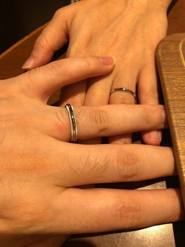 夫婦それぞれ違うデザイン
妻:1番シンプル
夫:縁に模様