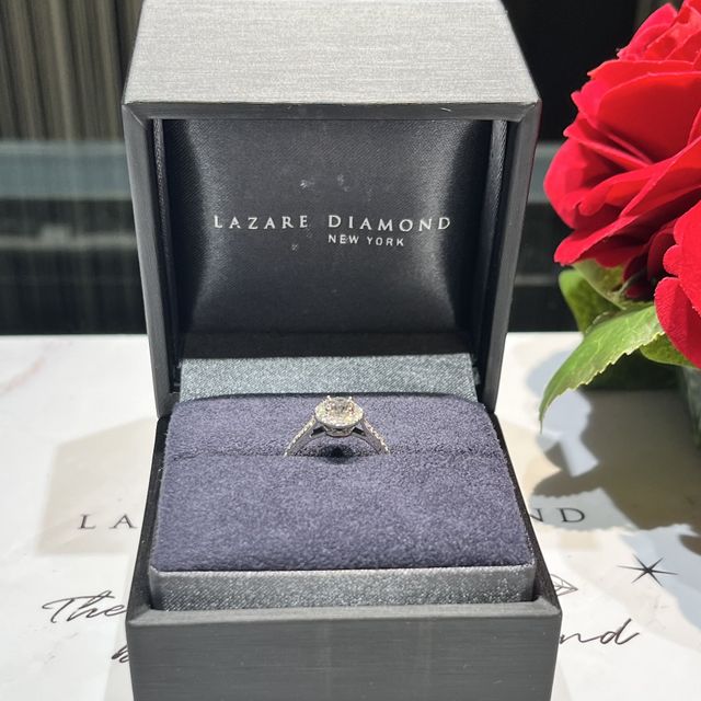 高さのある石座です