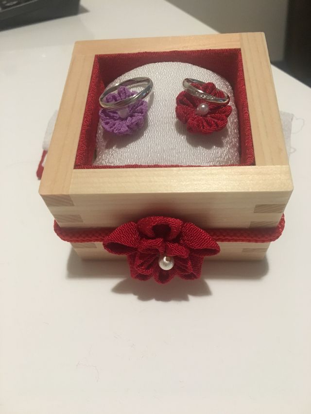 写真は結婚式に使用したリングピローです。