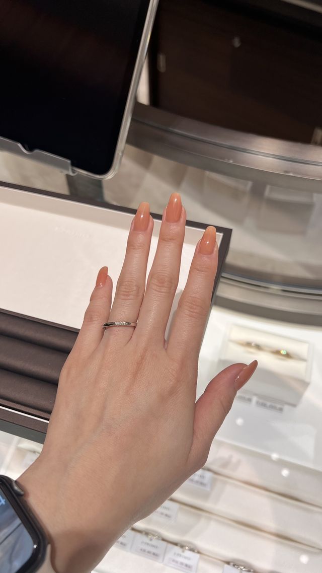 シンプルだけど華やかなデザインで気に入りました！