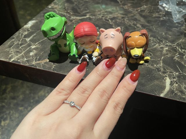 特にダウンライトの照明の下だと、煌めきがすごいです。