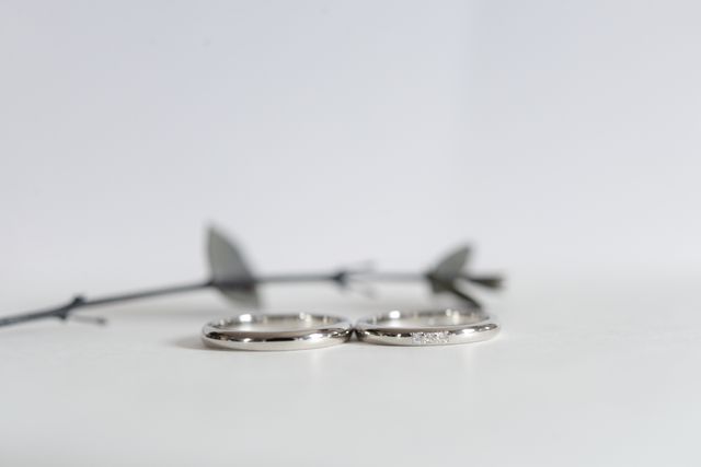 半面は結婚指輪らしいものにしました。